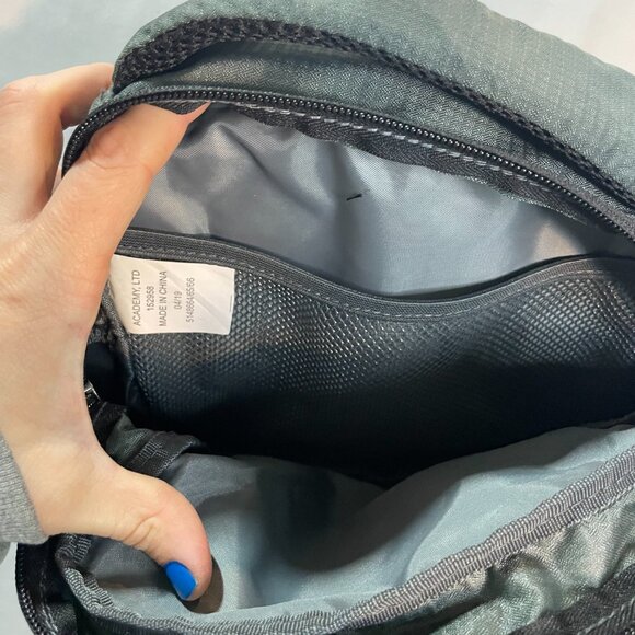 Magellan‎ Outdoors Sling Pack Belt Bag Mens OS Green Black Fishing Outdoor - Picture 3 of 5